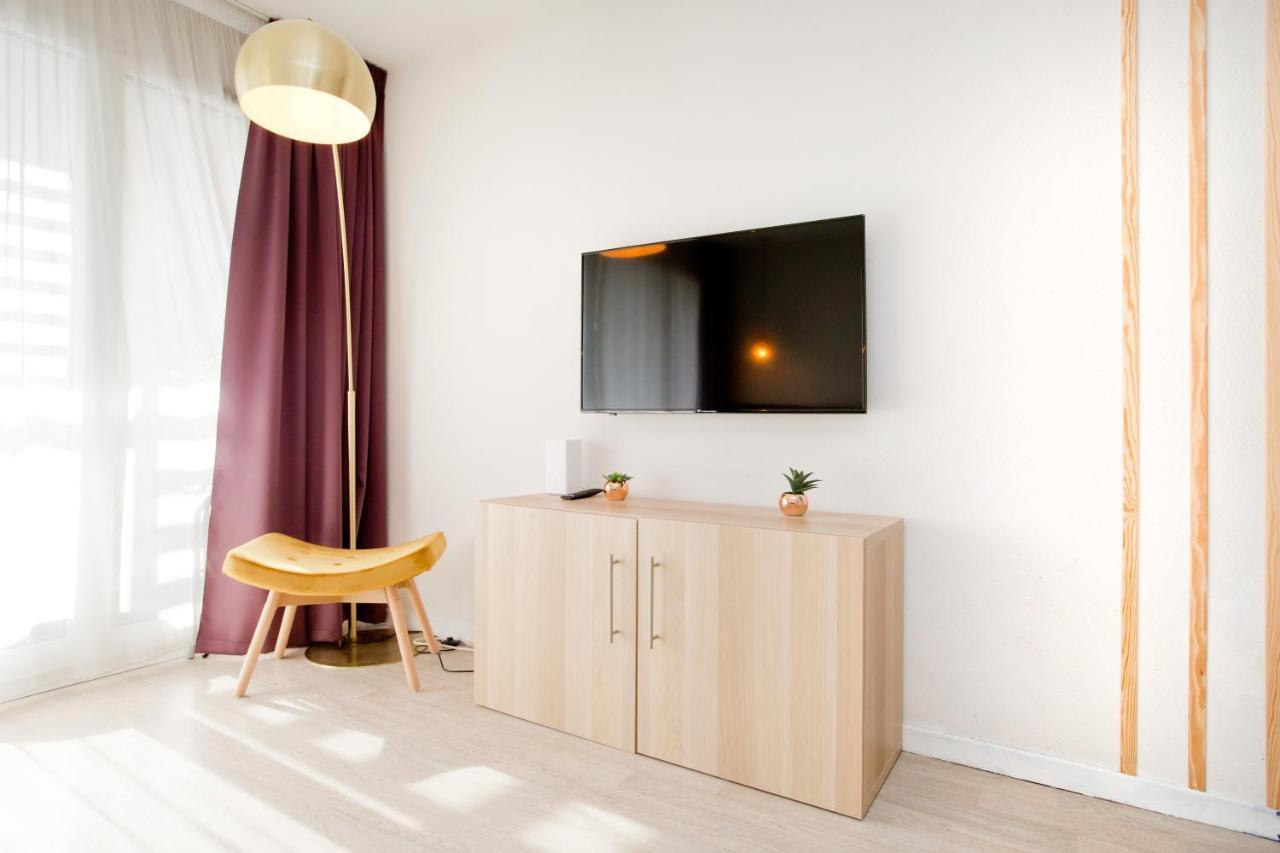 Grand Studio Avec Climatisation, Balcon Proche Gare Centre Ville Lourdes Ngoại thất bức ảnh